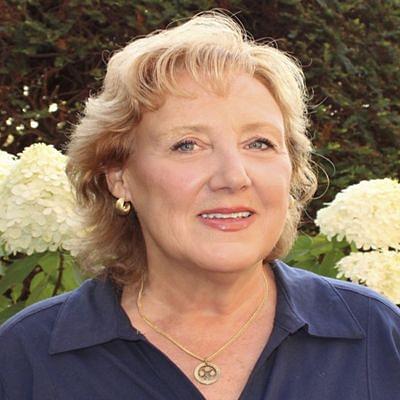  Susan Metka Schramm Headshot Image 