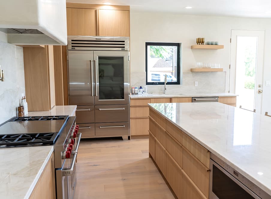 Modern luxury kitchen - Urban Oasis Salt Lake City Parade of Homes