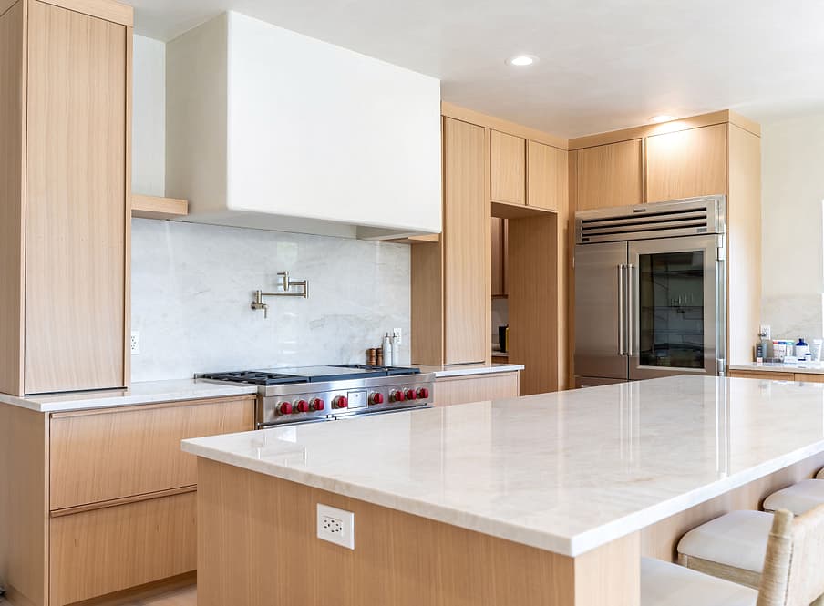 Modern luxury kitchen - Urban Oasis Salt Lake City Parade of Homes