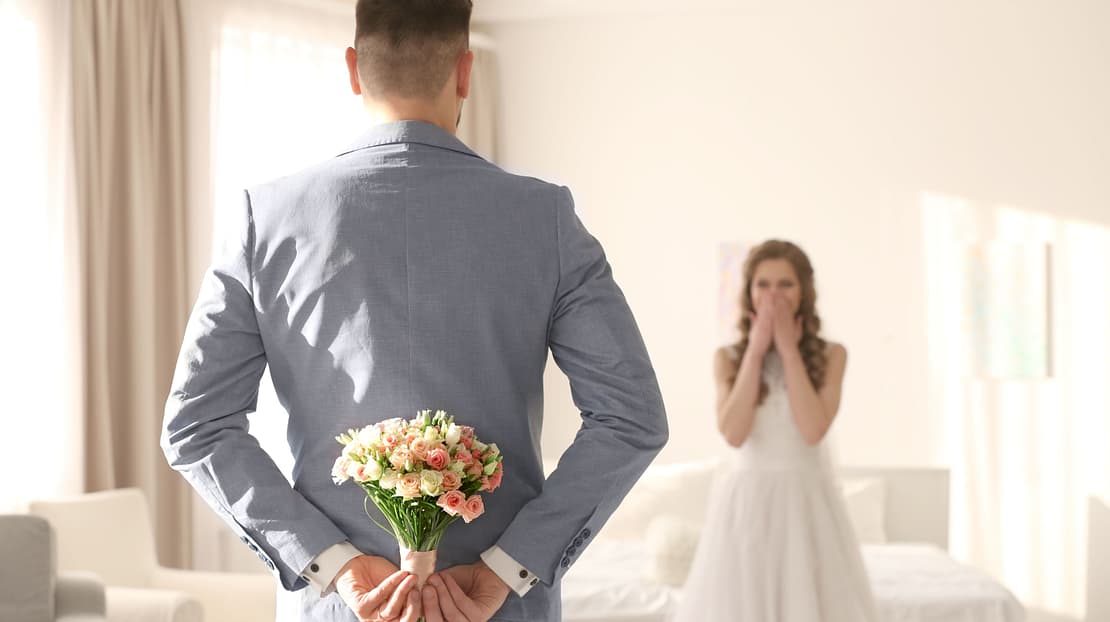  A bride and groom see each other for the first time on their wedding day 